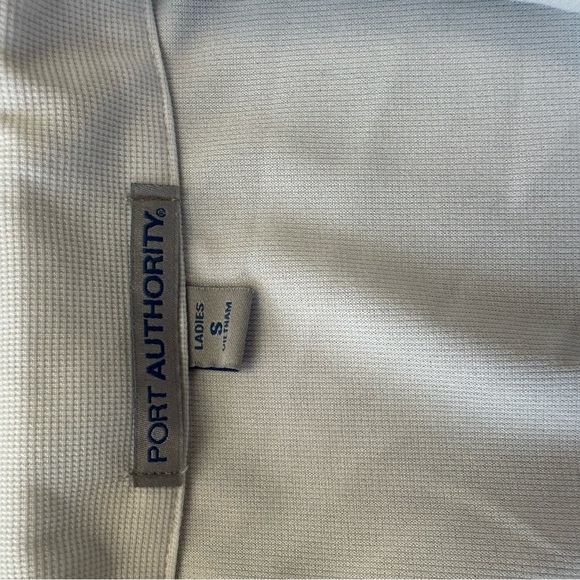 Women’s White golf shirt - Picture 2 of 3